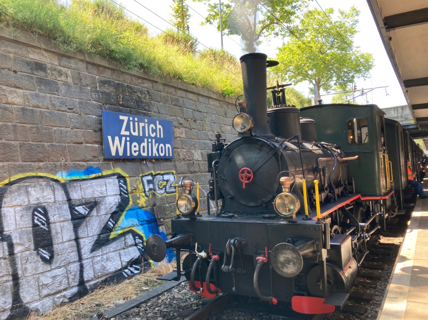 男の子連れの家族必見 チューリッヒの穴場観光 月に１日しか会えない 本物の蒸気機関車を見に行こう 4月 10月まで
